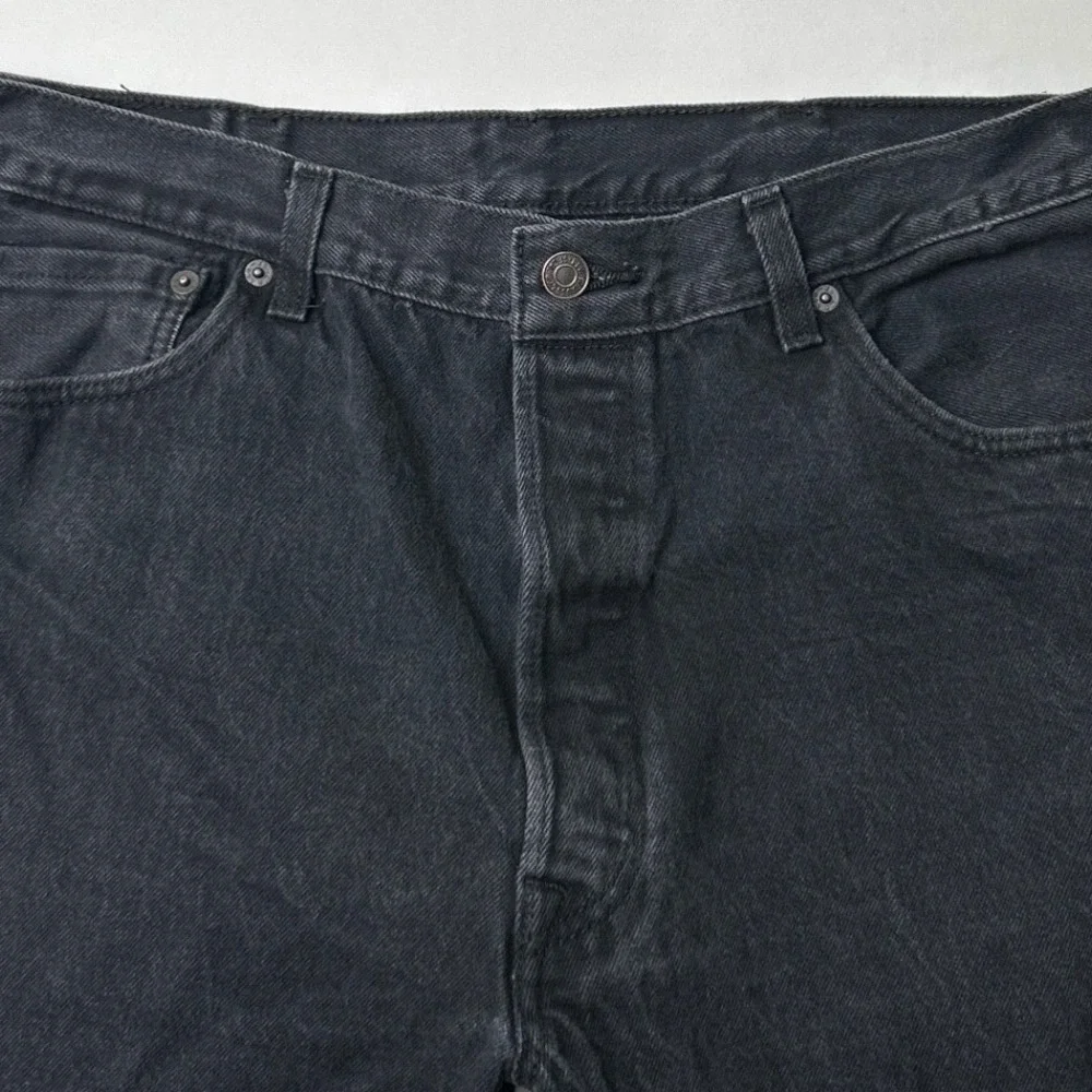 Levis Men 501 Original Fit Button Fly Straight Leg Jeans Size 38x28 Black Cotton